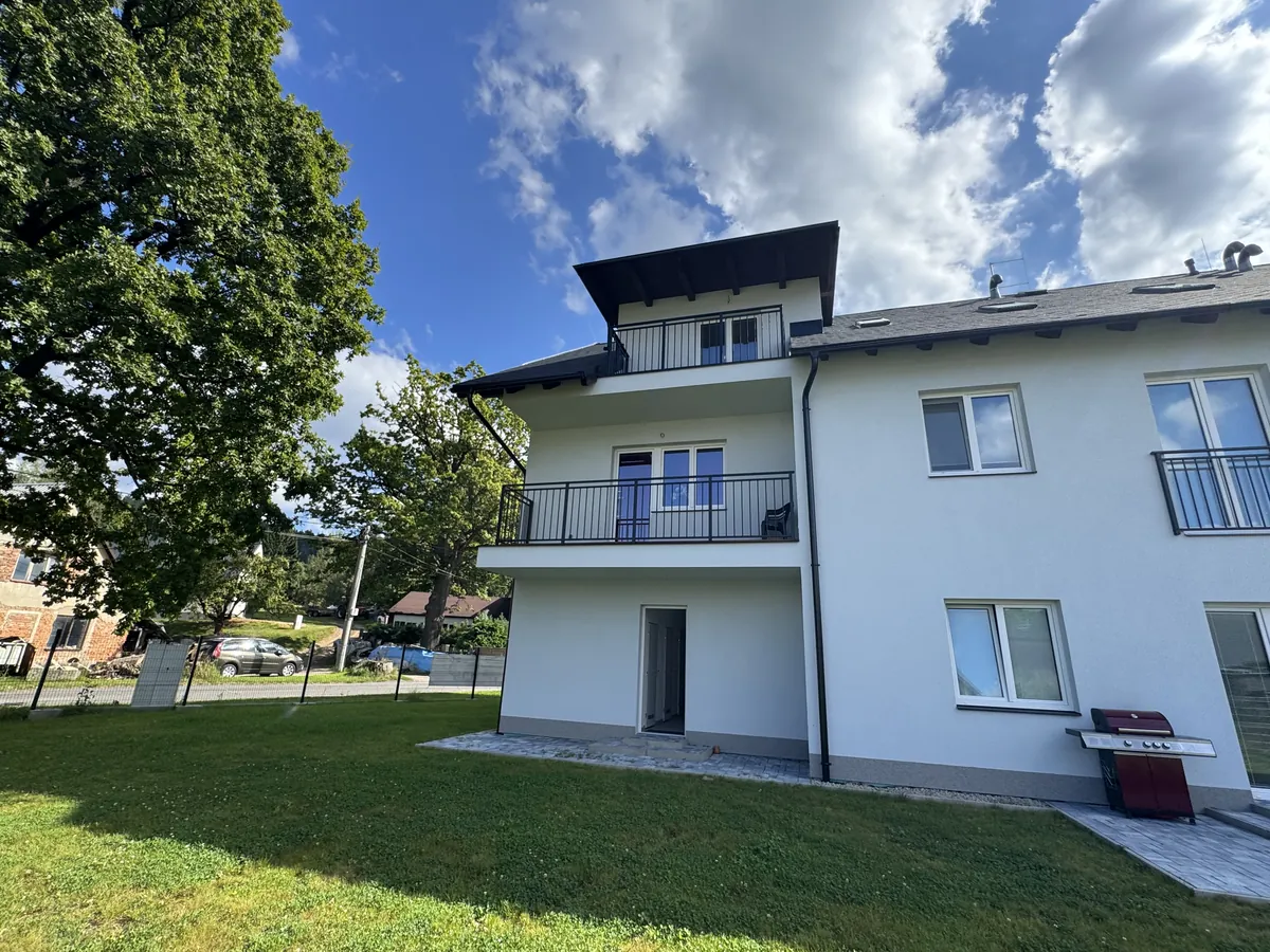 Balkony a terasy — dokončený dům Etapy I